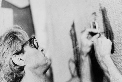Luiz Watson no atelier em Ipanema nos anos 1960